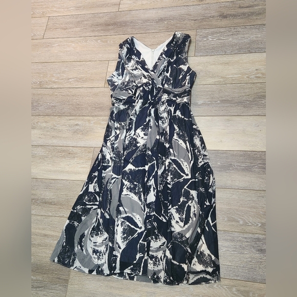 Coldwater Creek floral vneck sleeveless flowy midi dress - Picture 5 of 7